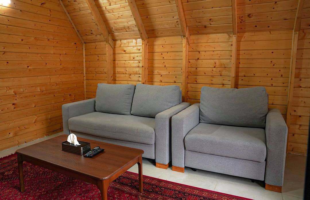 کلبه سوئیسی جنگلی در جنگل های سه هزار تنکابن - تکخواب  نما 