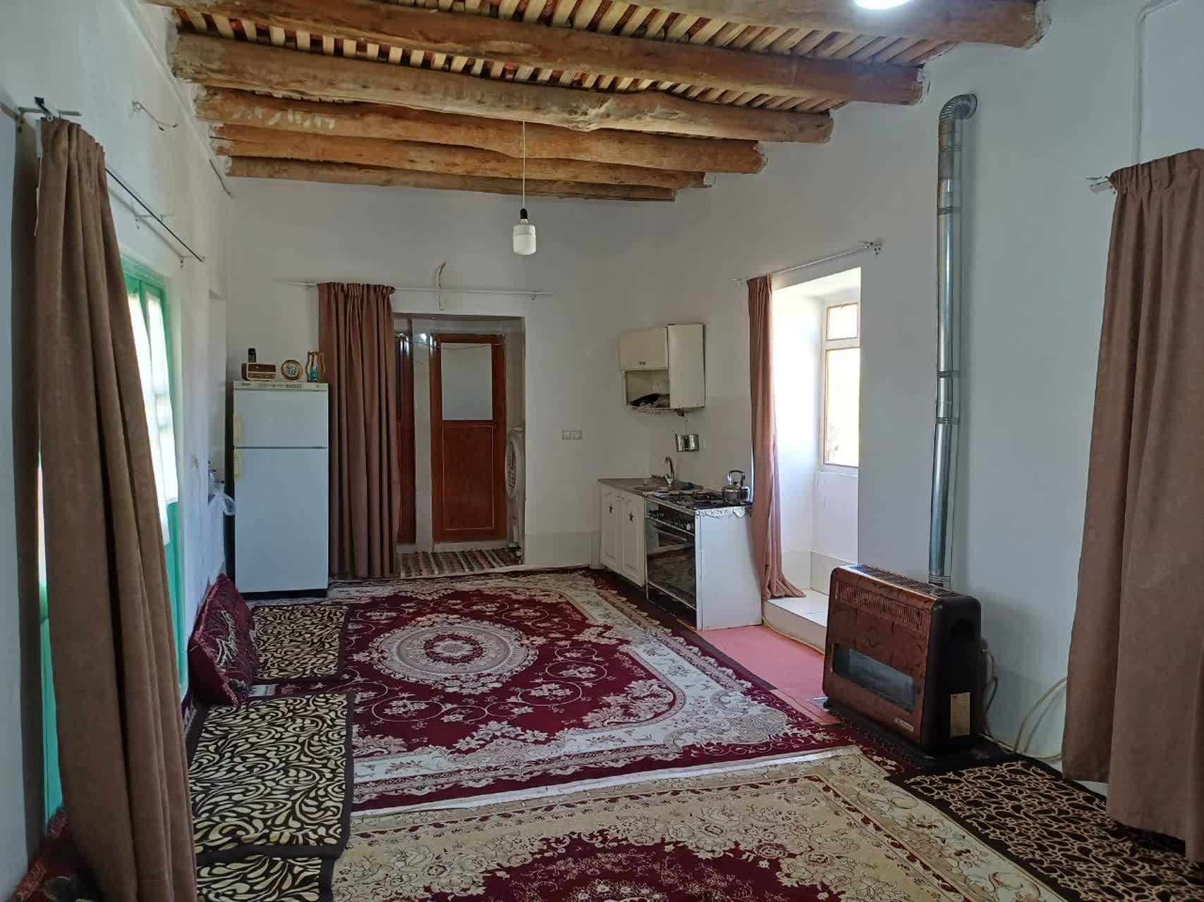 اقامتگاه بومگردی در روستا ویست خوانسار - 1  محوطه 
