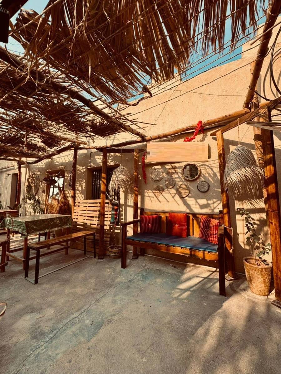 بومگردی در روستای فومستان پارسیان - میلیس حیاط اقامتگاه 