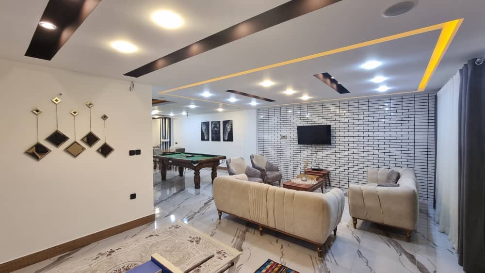 ویلا ساحلی با استخر سرپوشیده آبگرم در احمدآباد سرخرود سالن