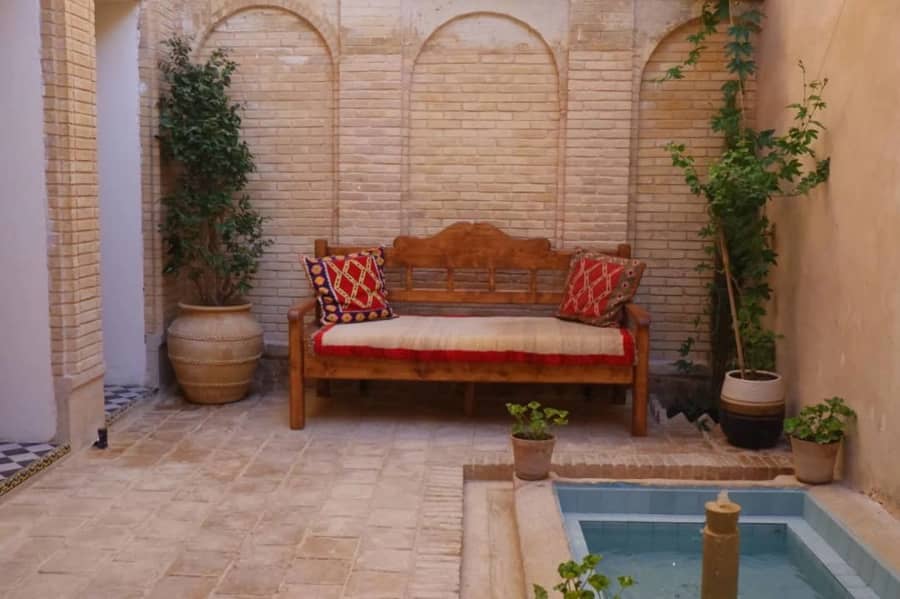 منزل ویلایی سنتی دو طبقه در شیراز - راوک  سالن 
