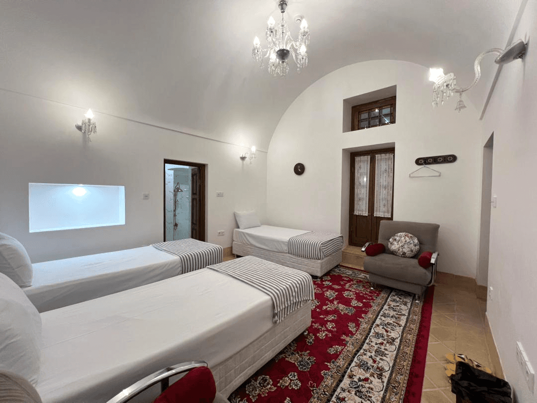 اجاره بومگردی سه تخته در فهادان یزد - 105 حیاط 