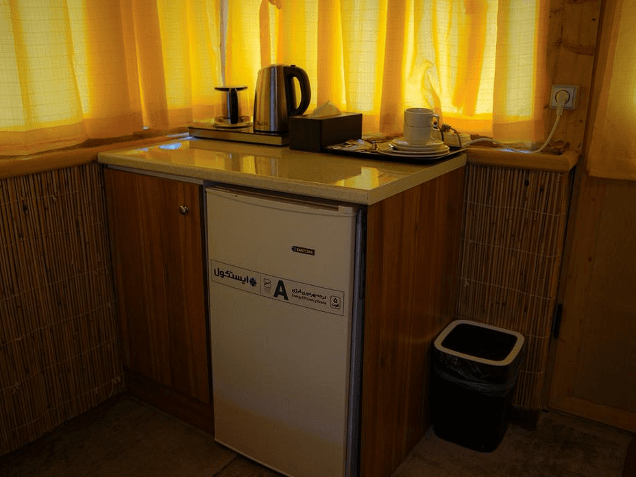 کلبه جنگلی در جنگل های سه هزار تنکابن - اکونومی افرا  نما 