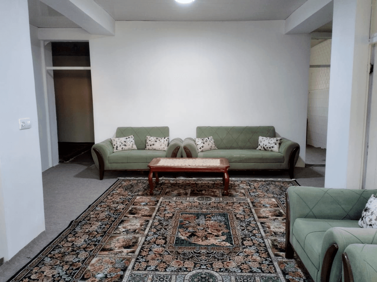 اجاره منزل ویلایی ساحلی در روستا زیارت - چهار خواب سالن 