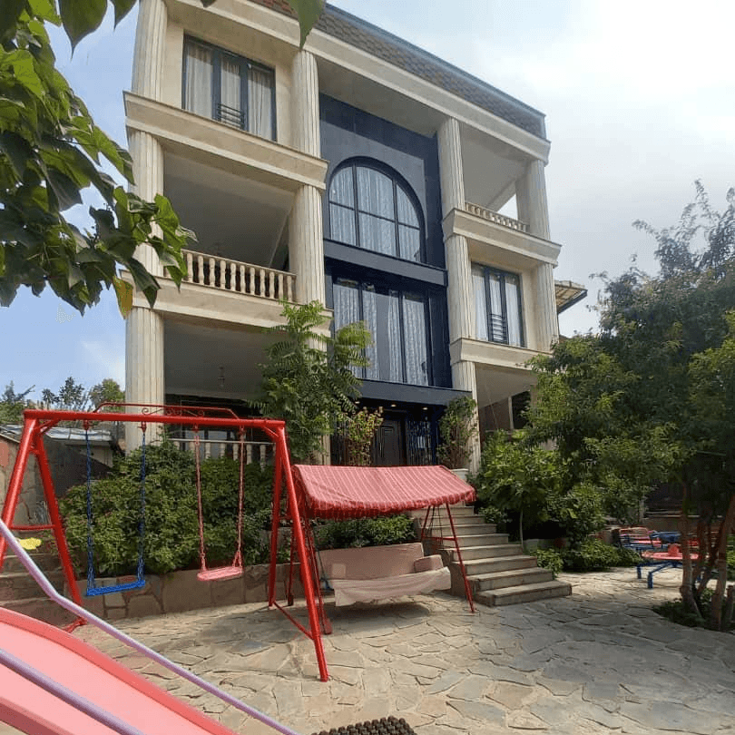 ویلا فورلکس با استخر و جکوزی آبگرم در رودهن  روف گاردن