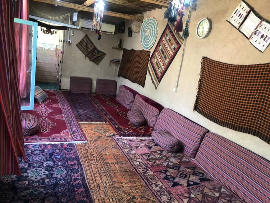 اقامتگاه بومگردی در روستا طویبه اهواز نما و حیاط اقامتگاه