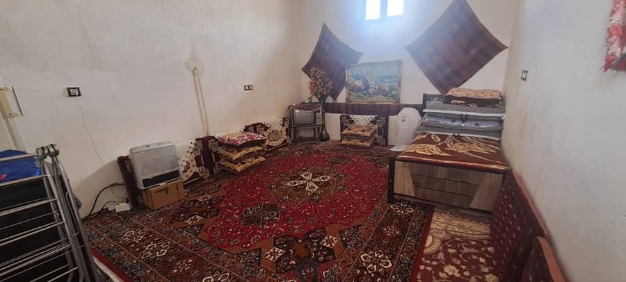 اقامتگاه بومگردی در روستای قصلان سریش‌آباد - یاس سالن 