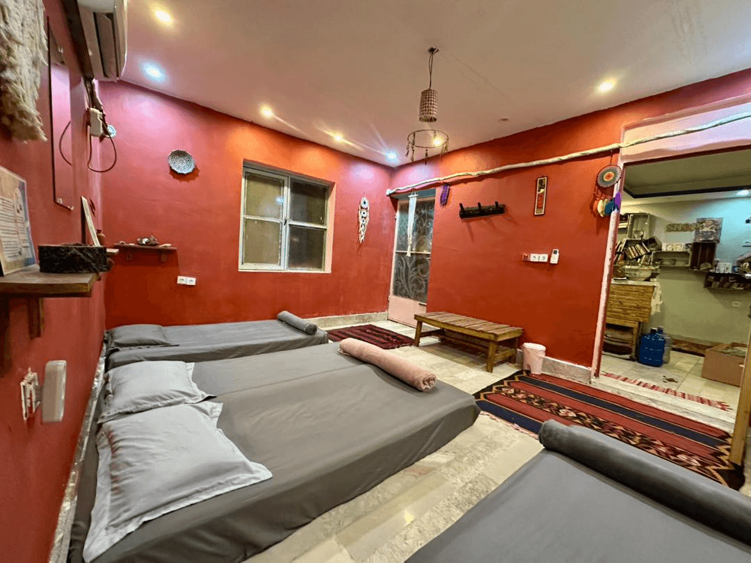 اجاره بومگردی ساحلی در هرمز - ساحل سرخ اتاق ساحل سرخ 