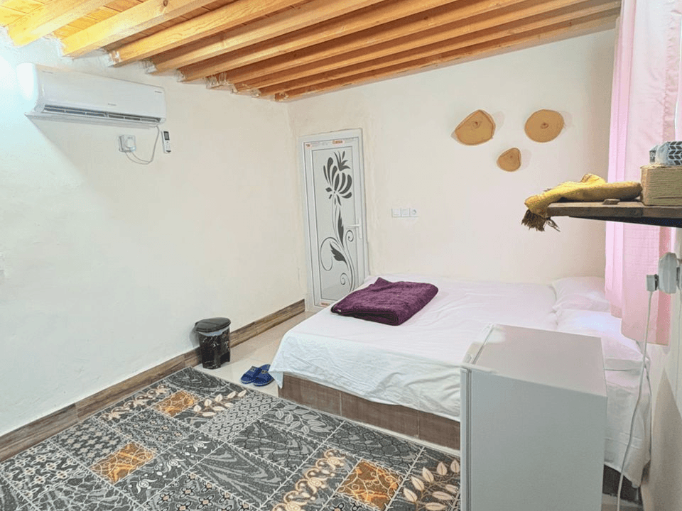 ویلا استخر روباز آبسرد در تنب پارسان سوزا - چهار خواب  استخر و حیاط مجموعه 