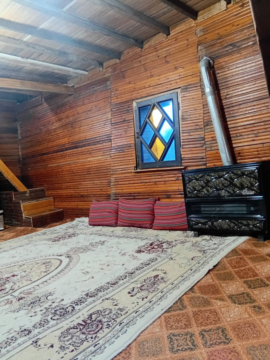 کلبه چوبی جنگلی در روستای تمر شیرگاه سوادکوه - 3 نما کلبه چوبی 