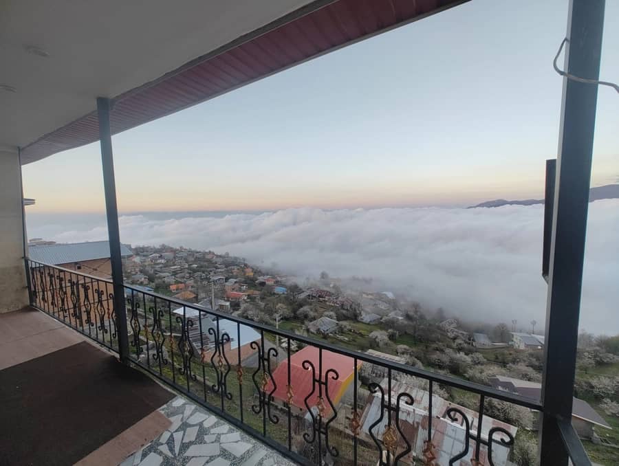 ویلا کوهستانی 3 خواب در فیلبند مازندران تراس و چشم انداز