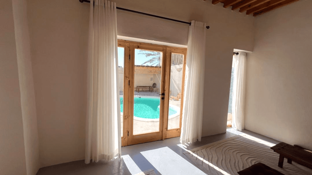 ویلا ساحلی با استخر روباز آبسرد در سوزا قشم - VVIP استخر روباز آبسرد 