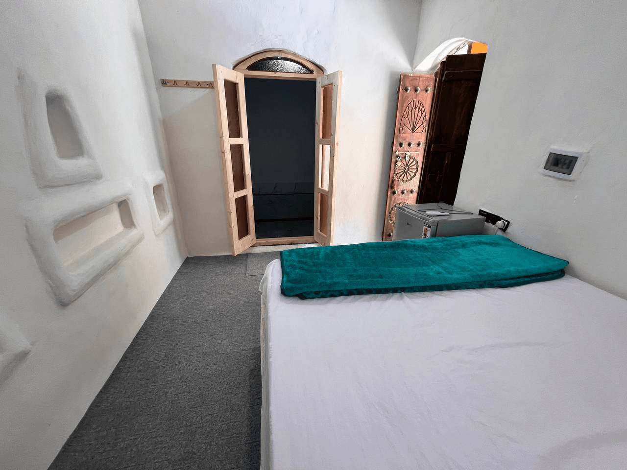 اجاره اقامتگاه بومگردی استخردار در طبل قشم - دوتخته حیاط