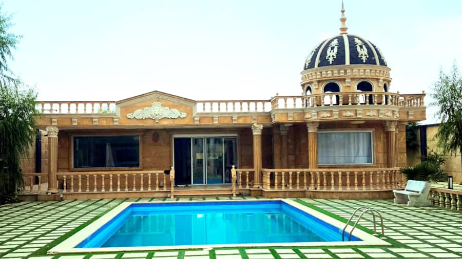 ویلا با استخر سرپوشیده آبگرم در روستای برکان اصفهان  نما ویلا 