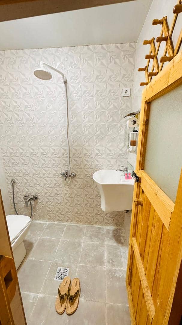 اقامتگاه بومگردی در روستا طبل قشم - میداف محوطه و استخر