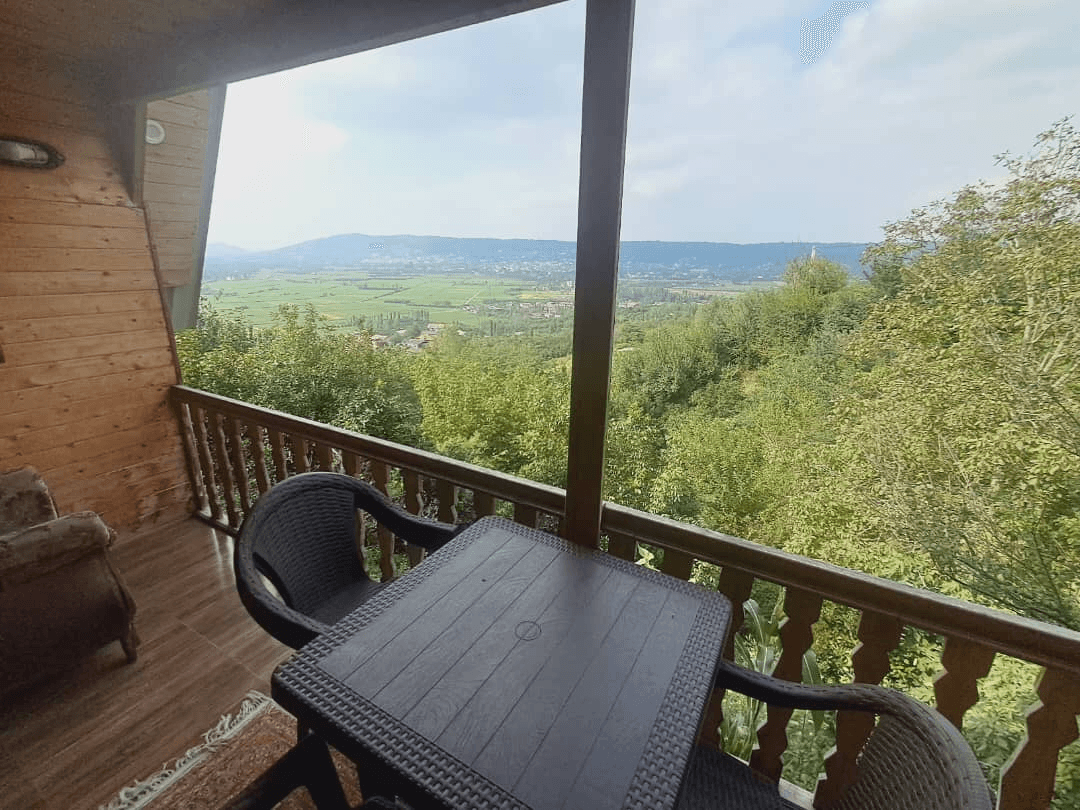 اجاره کلبه سوئیسی در روستا قرآن تالار شیرگاه - لفور  نما کلبه 