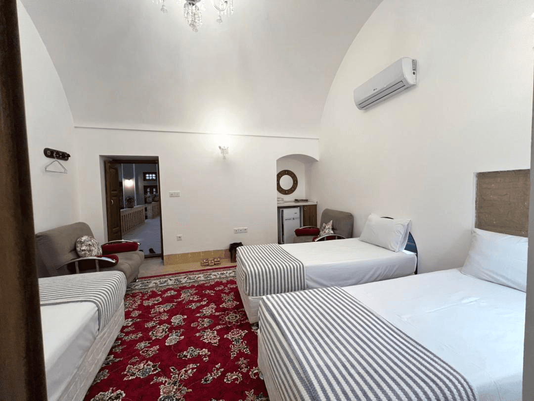 اجاره بومگردی سه تخته در فهادان یزد - 105 حیاط 