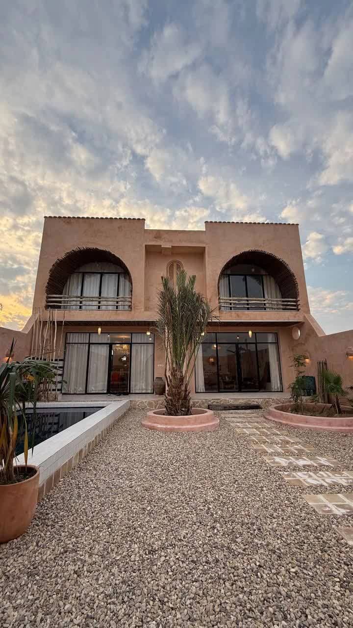 ویلا دوبلکس با استخر روباز آبسرد در روستا طبل قشم نما ویلا