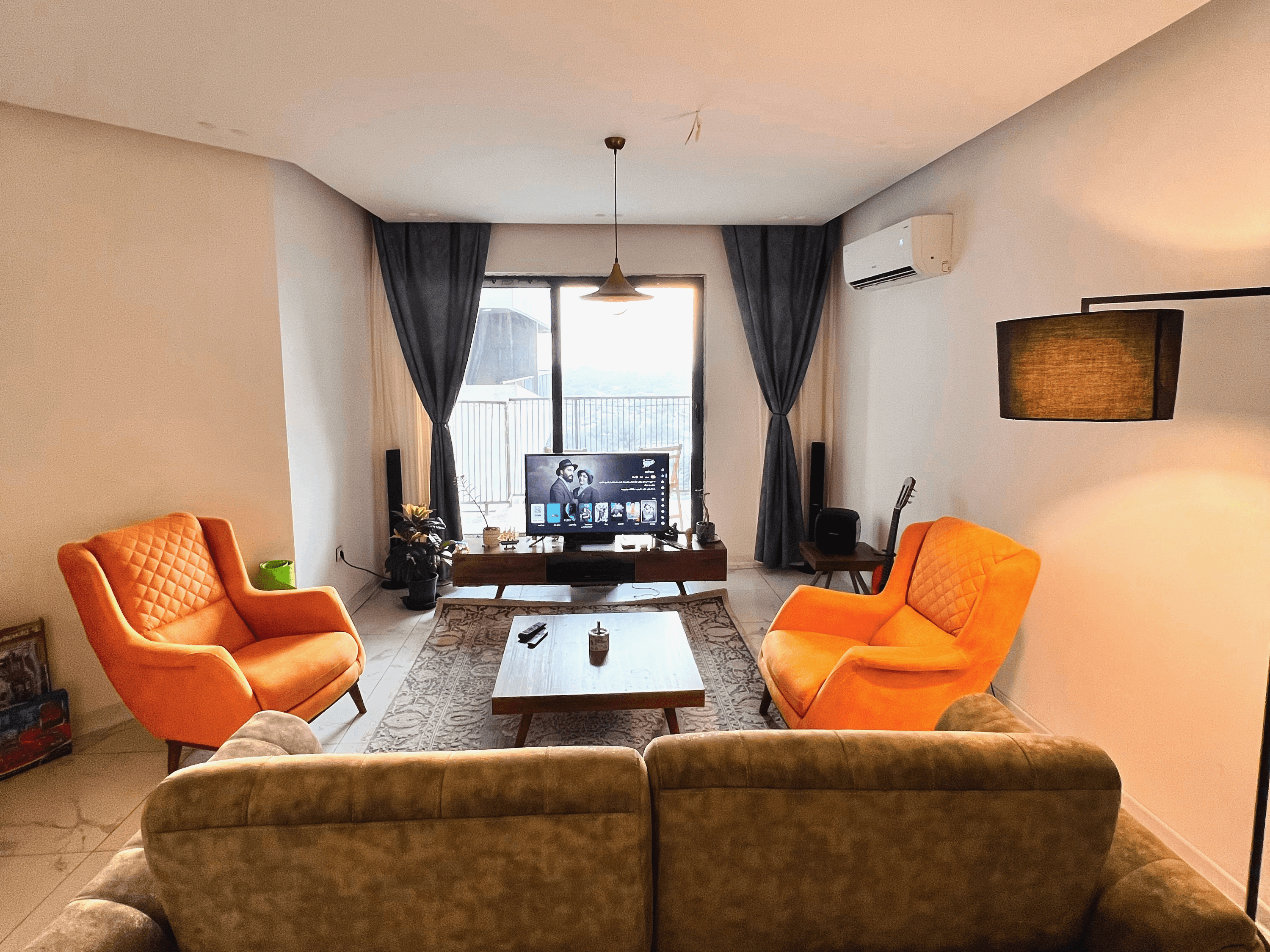 اجاره آپارتمان تکخواب در شهرک صدف کیش سالن و آشپزخانه 