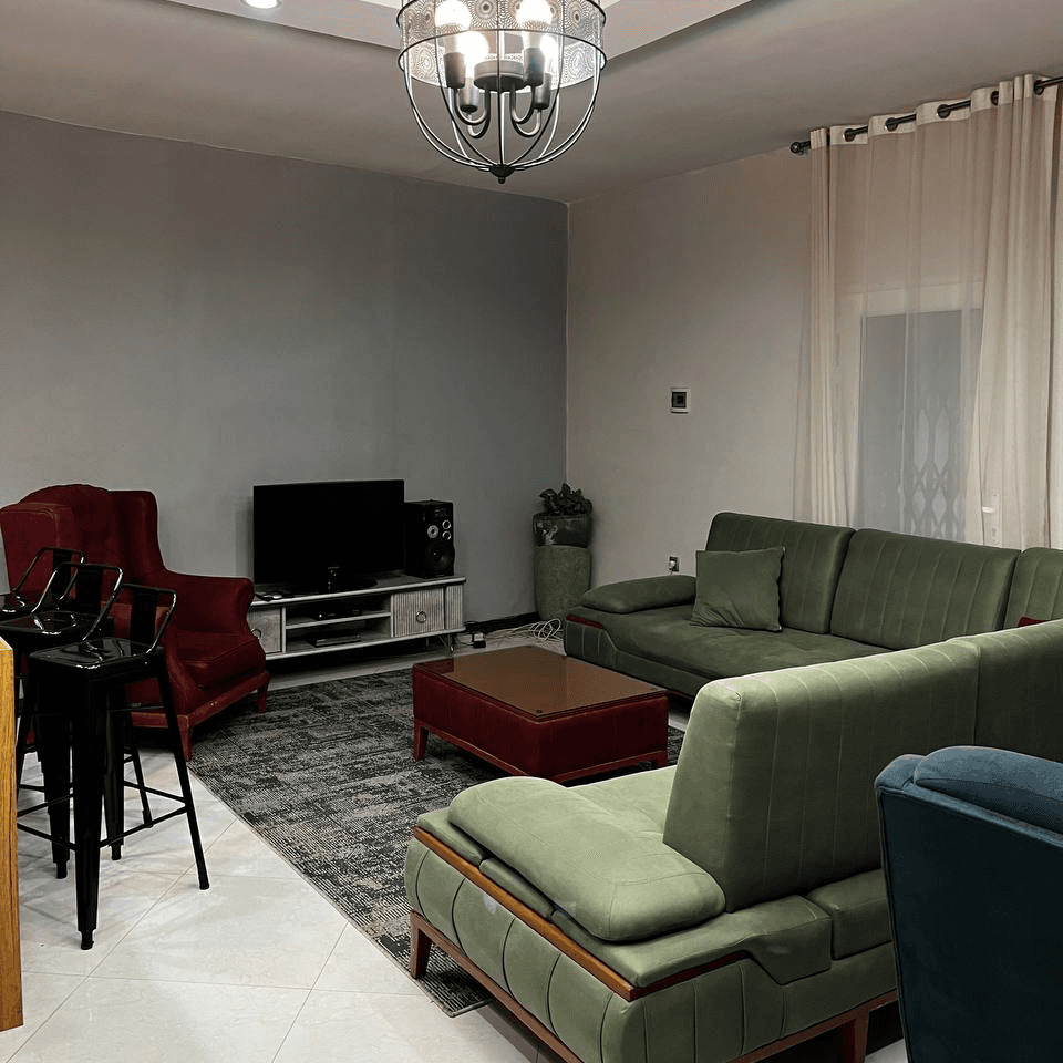 ویلا سه خواب با استخر رو باز آبگرم در لواسان محوطه