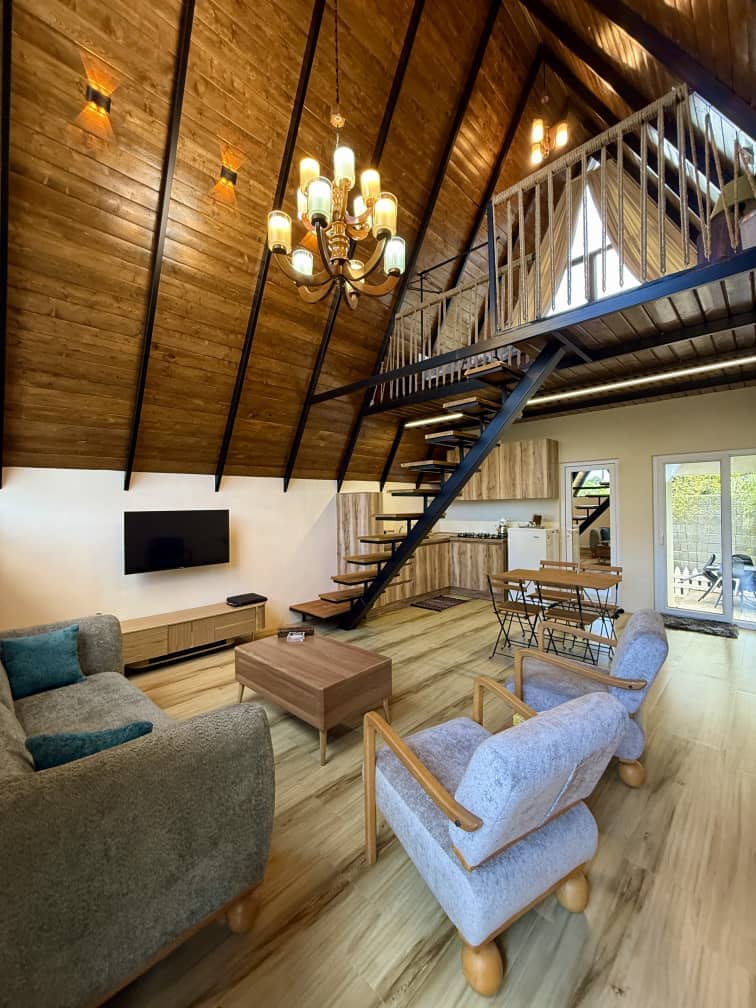 کلبه سوئیسی جنگلی در روستای سورخانی رامسر - آبان  نما 