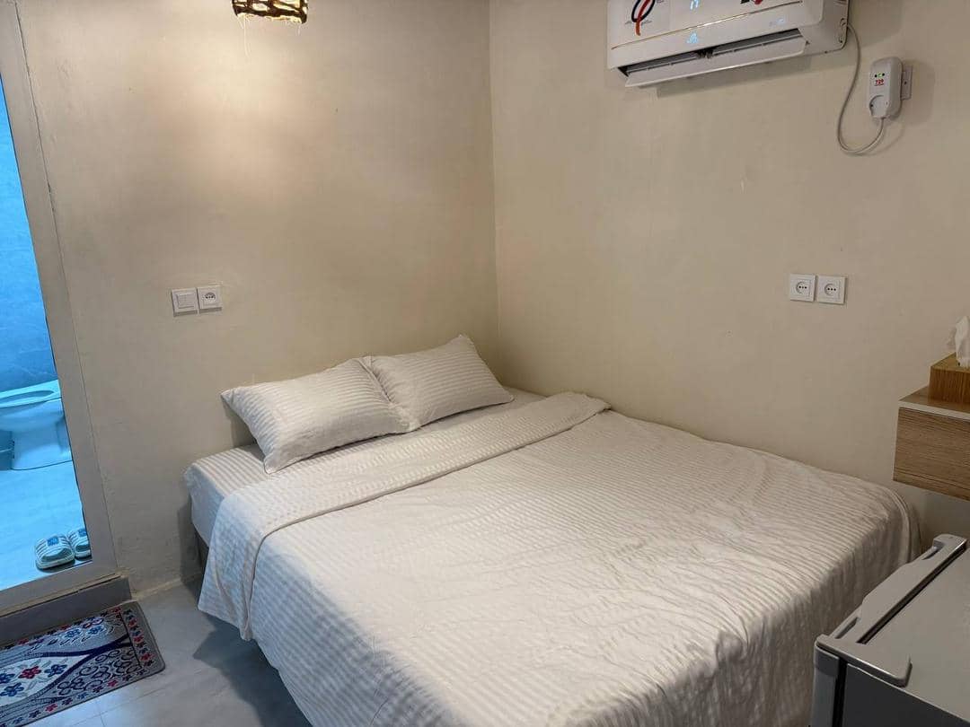 اجاره اقامتگاه بومگردی در رمکان قشم - کرت  حیاط اقامتگاه 