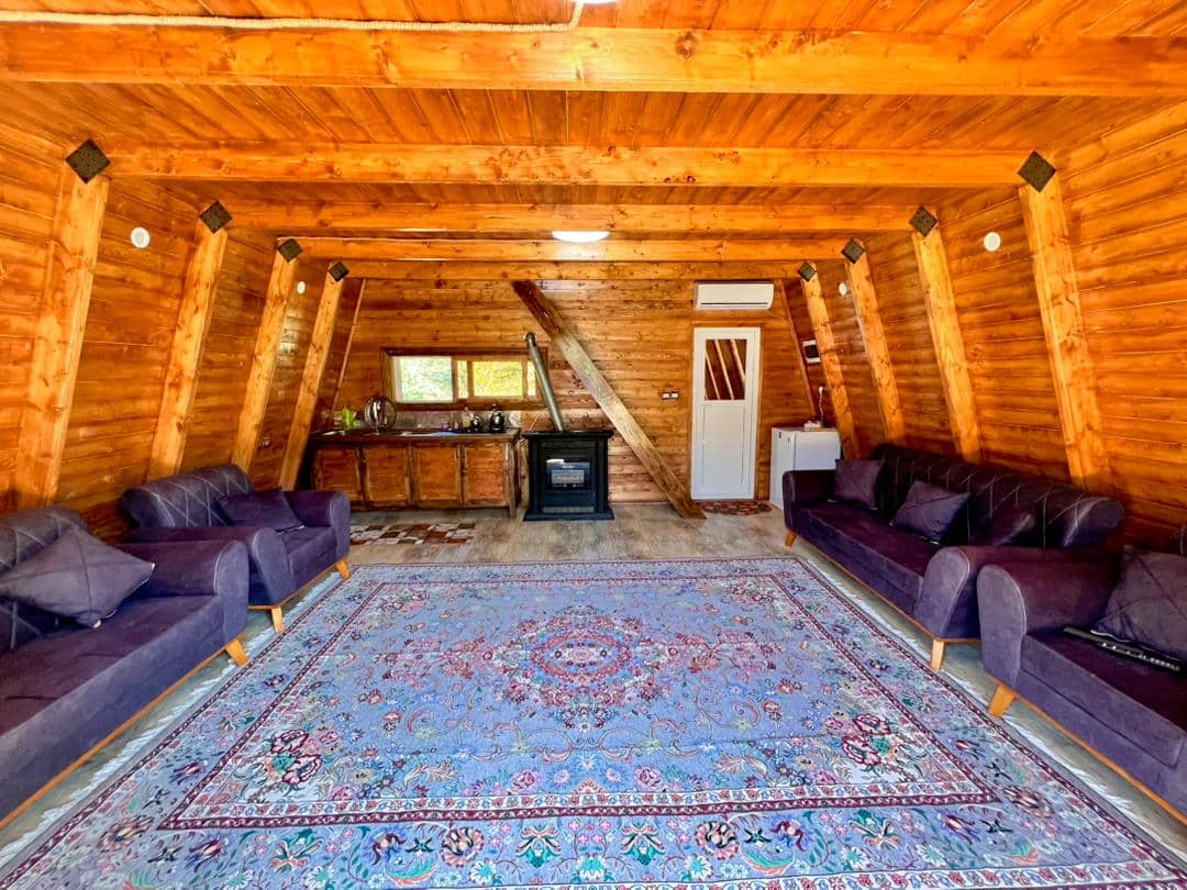 کلبه سوئیسی جنگلی در روستای اسپوک سوادکوه شمالی  نما