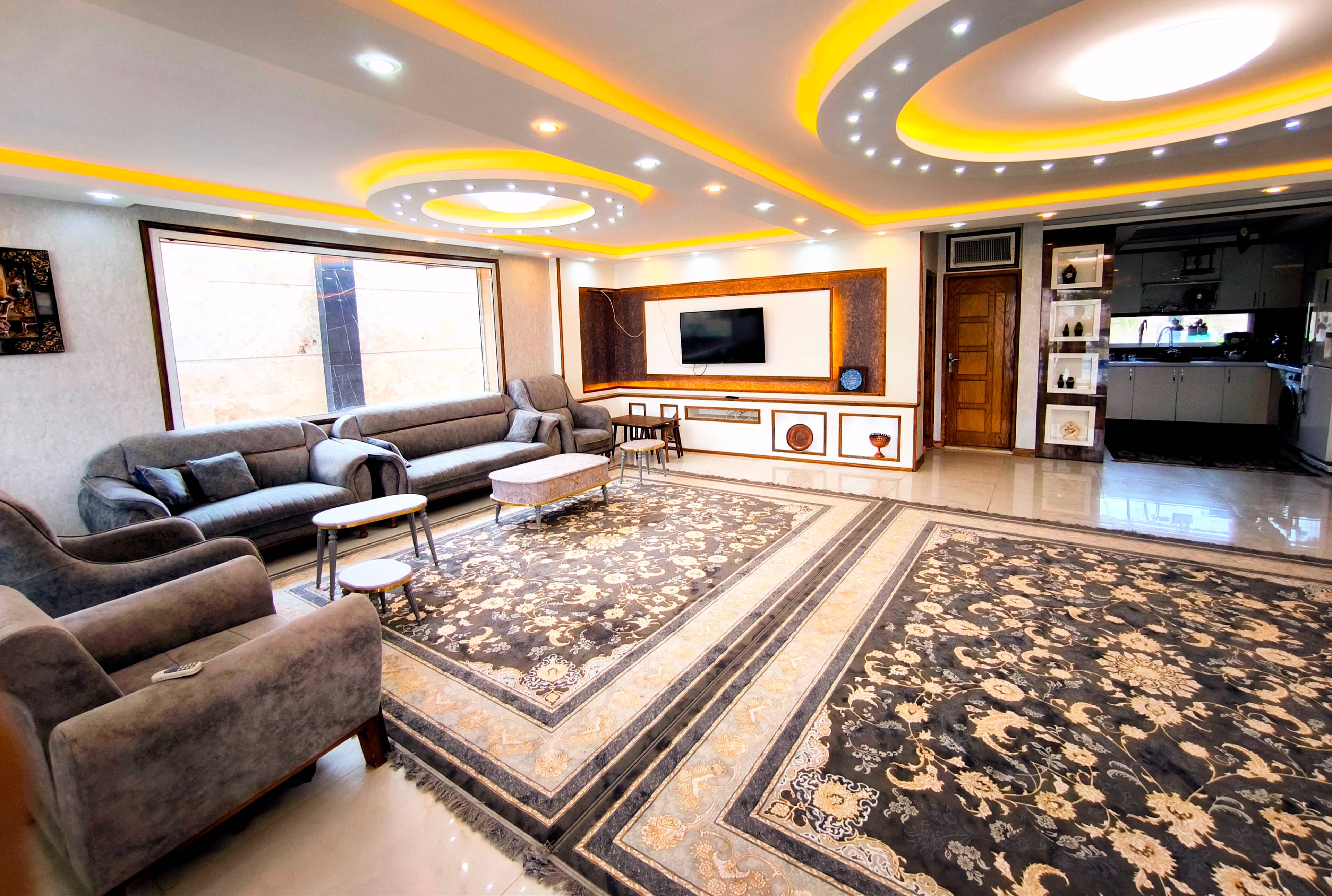 ویلا استخر دار آب گرم در روستای برکان اصفهان نما 