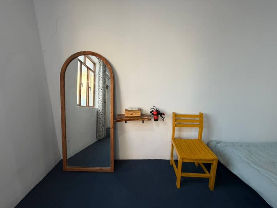 اقامتگاه بومگردی در کوشکنار پارسیان - گرگور اتاق گرگور