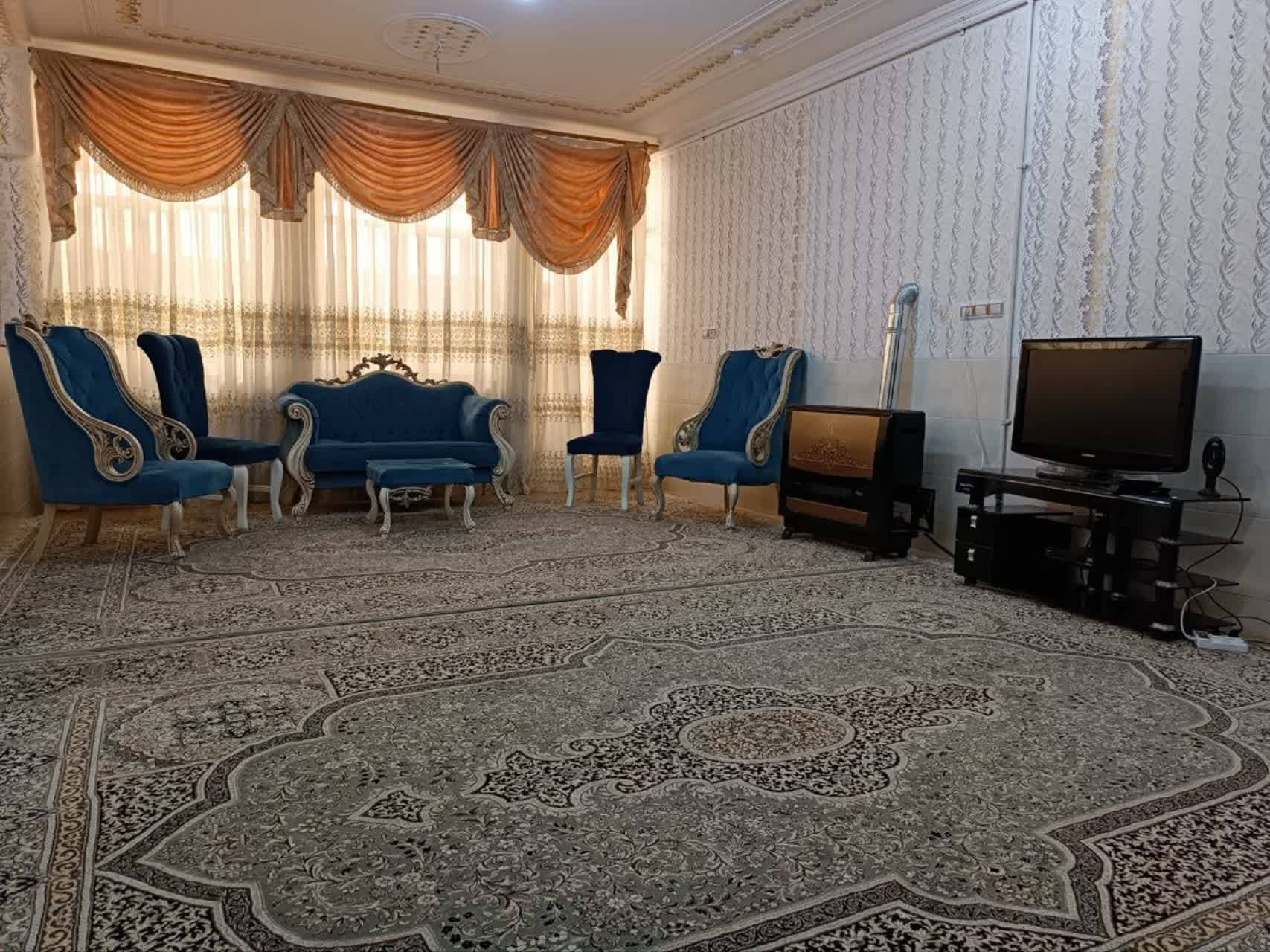آپارتمان در بلوار پاسداران یزد - زیر همکف  سالن 