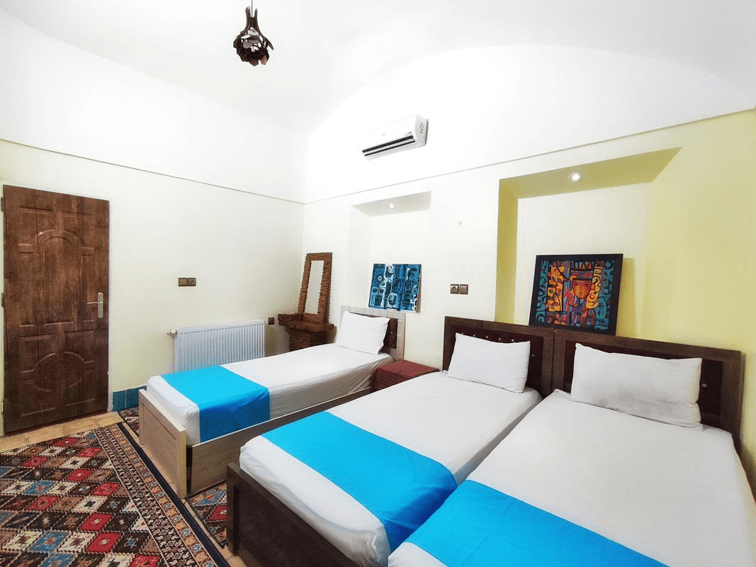  اجاره اقامتگاه سنتی در یزد - لیمویی محوطه