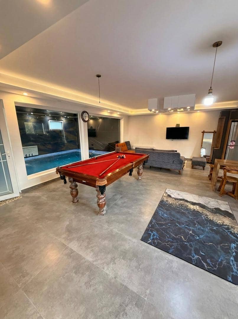 ویلا با استخر سرپوشیده و جکوزی آب گرم در روستای اکبر آباد چالوس  نما