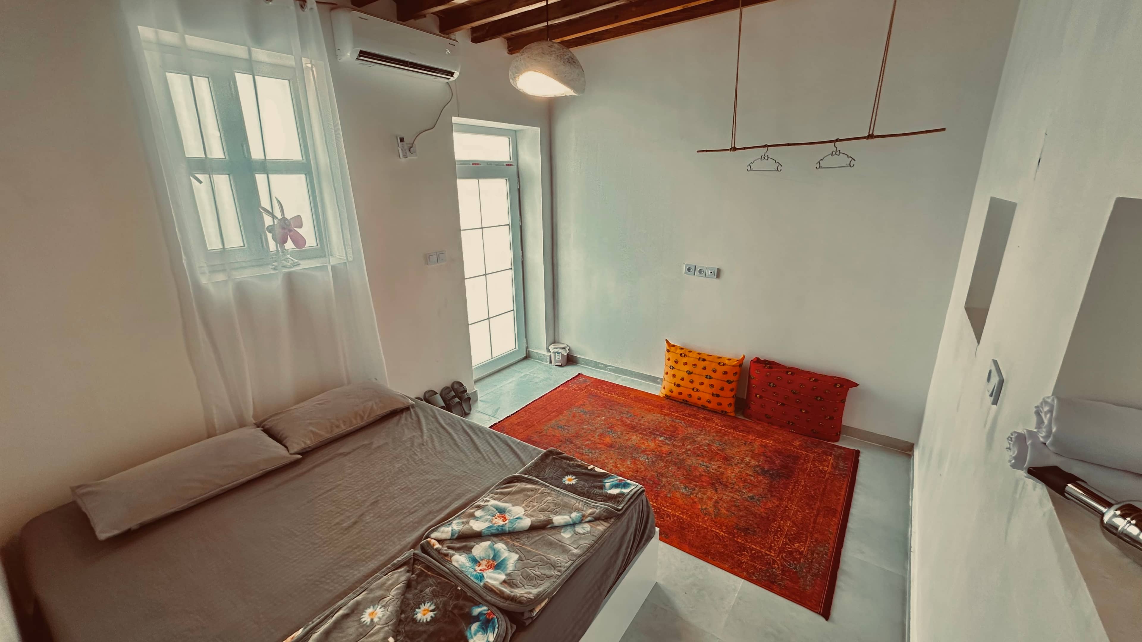 اجاره اتاق دوتخته نزدیک ساحل در سهیلی قشم - ماه 2 حیاط