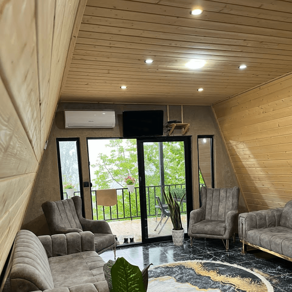 کلبه سوئیسی جنگلی دوبلکس جکوزی دار در اربه کله رامسر نما کلبه 