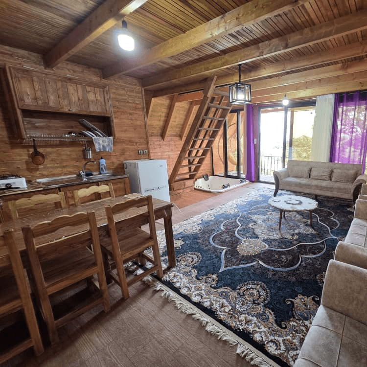 کلبه سوئیسی دوبلکس جکوزی دار در لفور