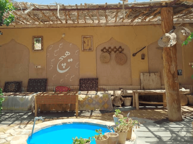 اجاره اقامتگاه سنتی در ابرکوه یزد - اتاق 1 حیاط