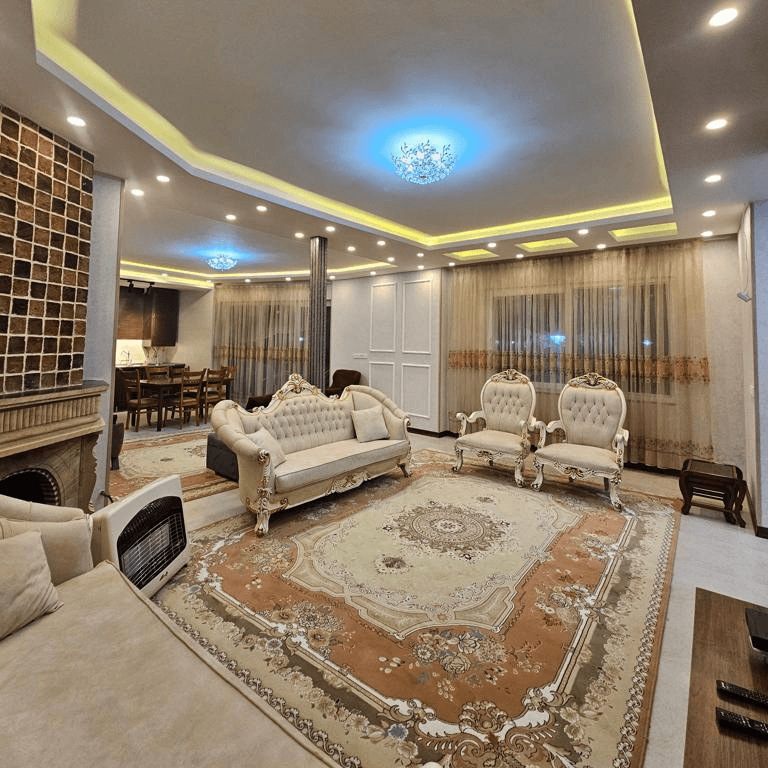 ویلا باغ استخر روباز در صدرا شیراز  محوطه