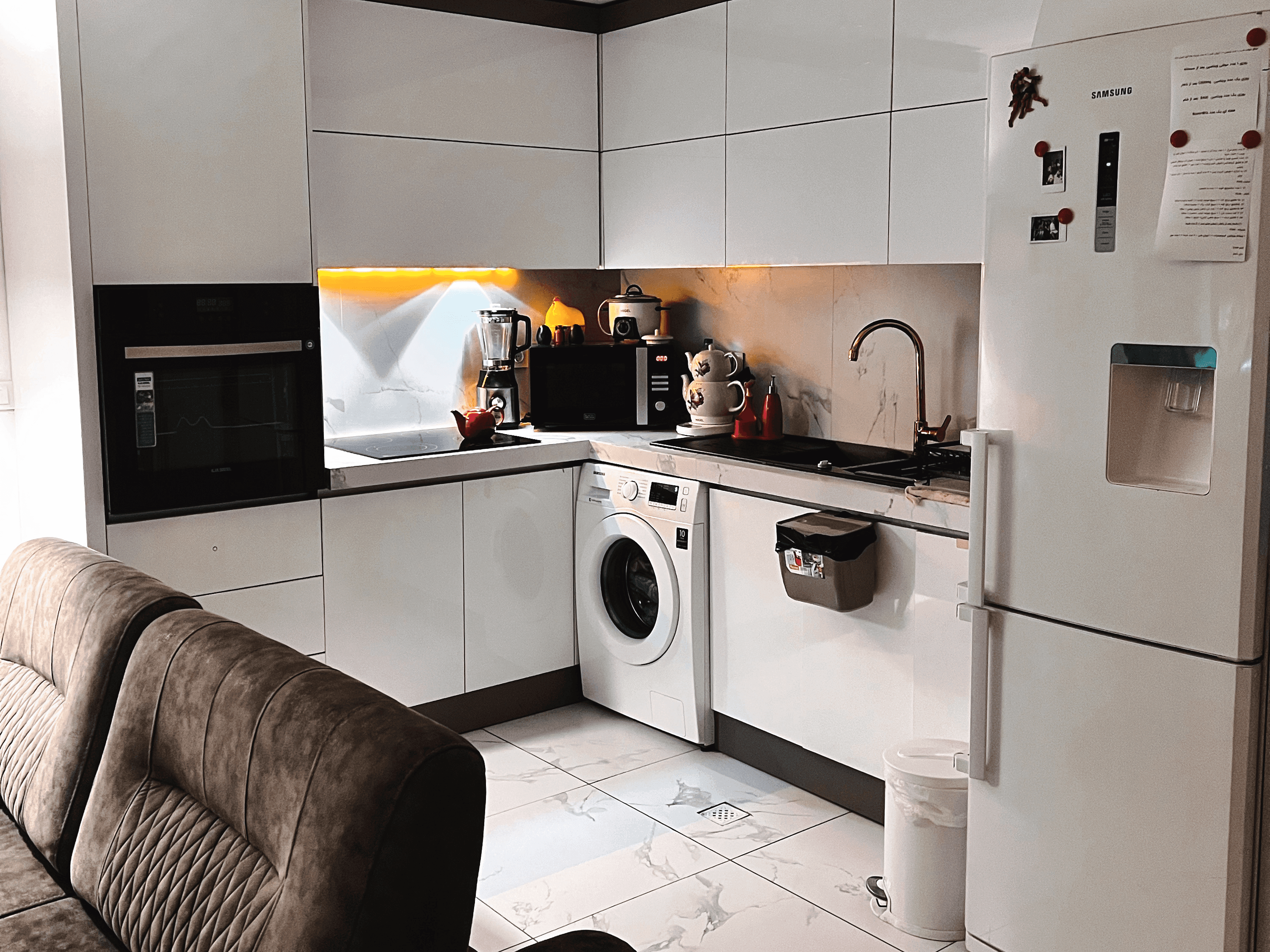 اجاره آپارتمان تکخواب در شهرک صدف کیش سالن و آشپزخانه 