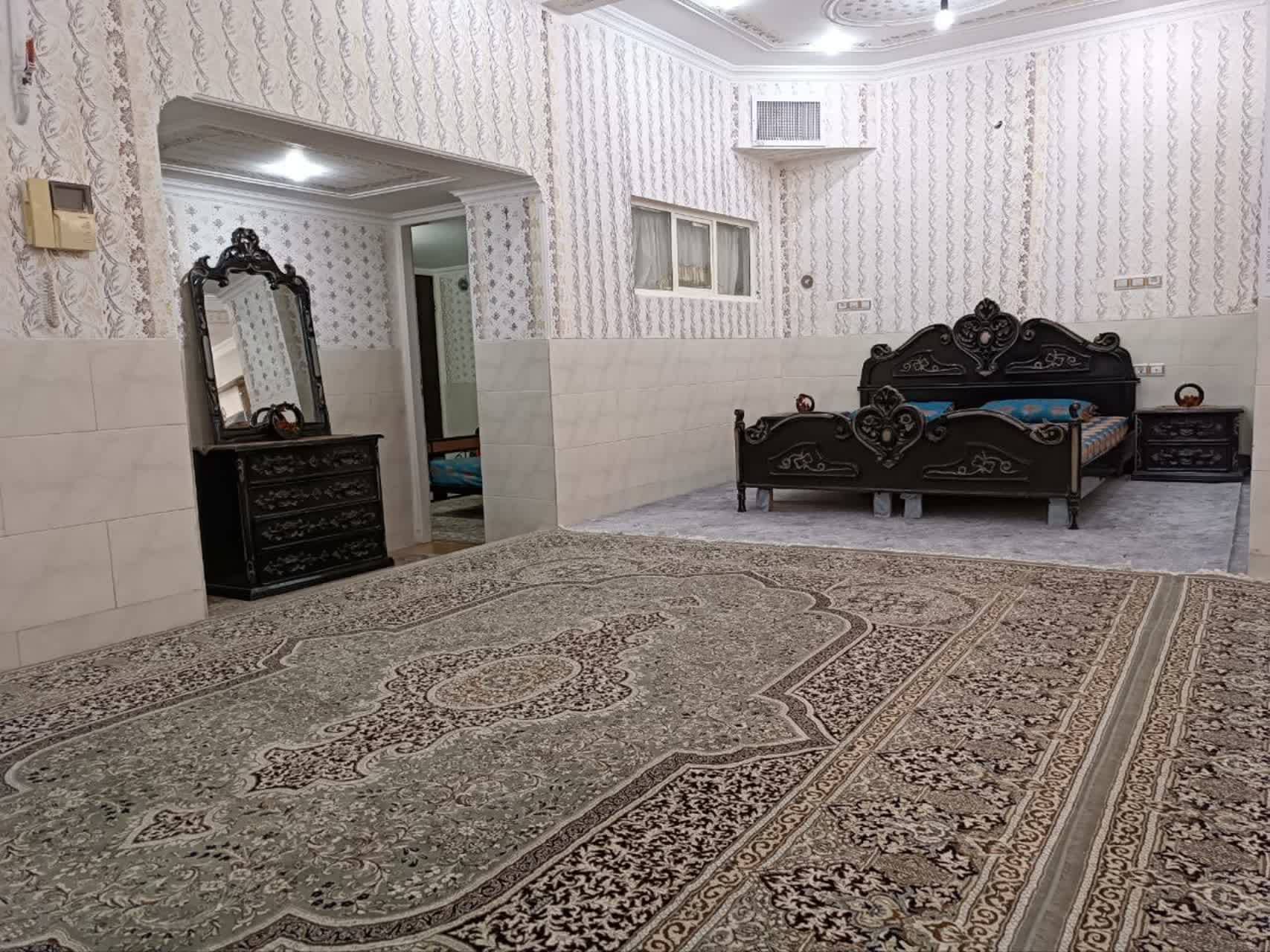 آپارتمان در بلوار پاسداران یزد - زیر همکف  سالن 