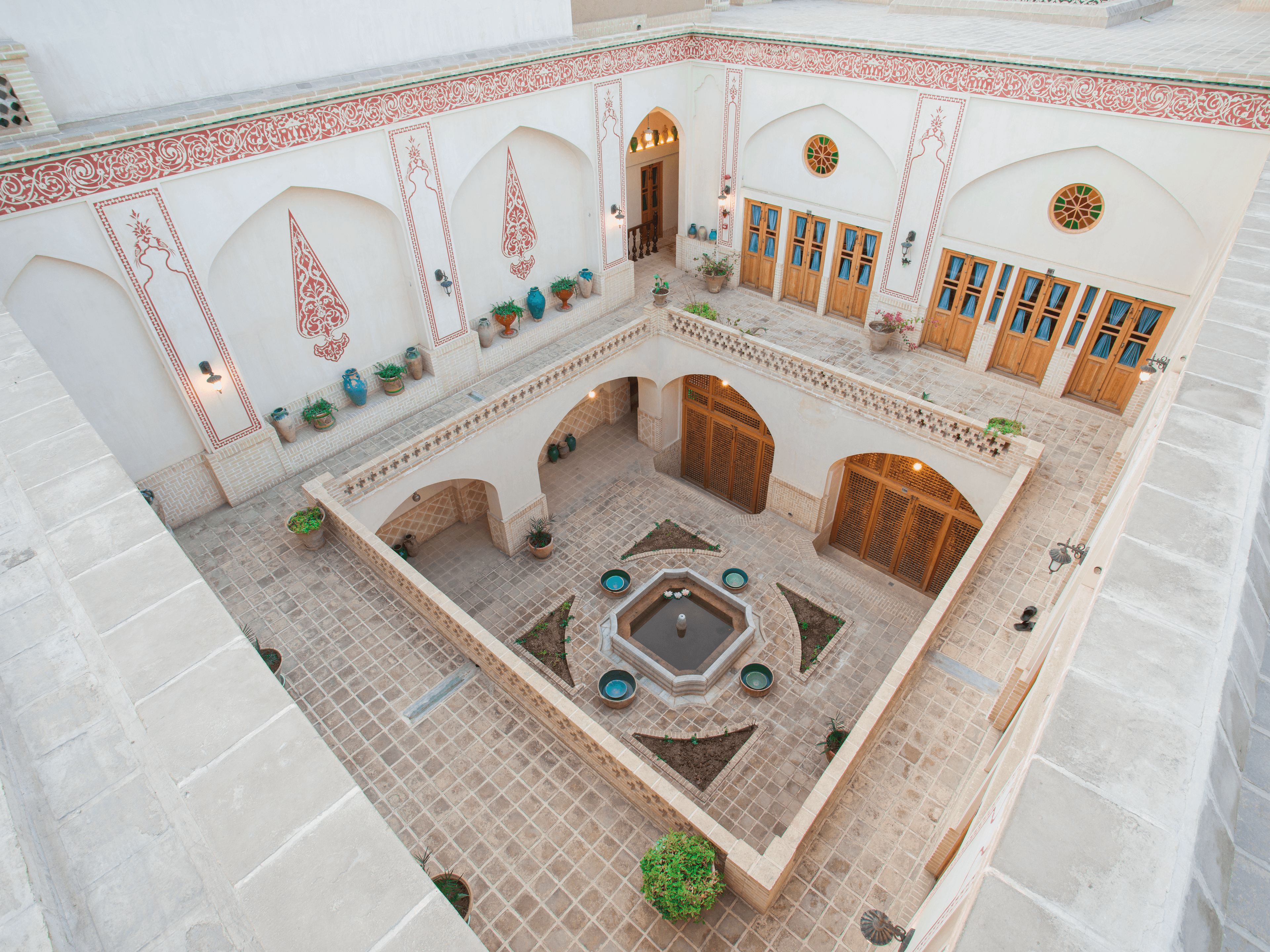 بوتیک هتل سنتی در کاشان - گلبان محوطه