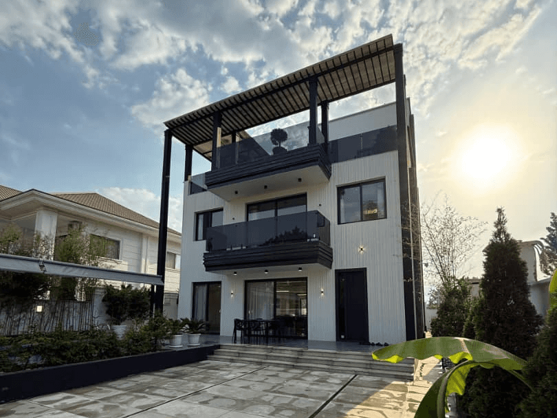 ویلا تریبلکس با استخر روباز آب گرم در روستا آلکله نشتارود نما ویلا