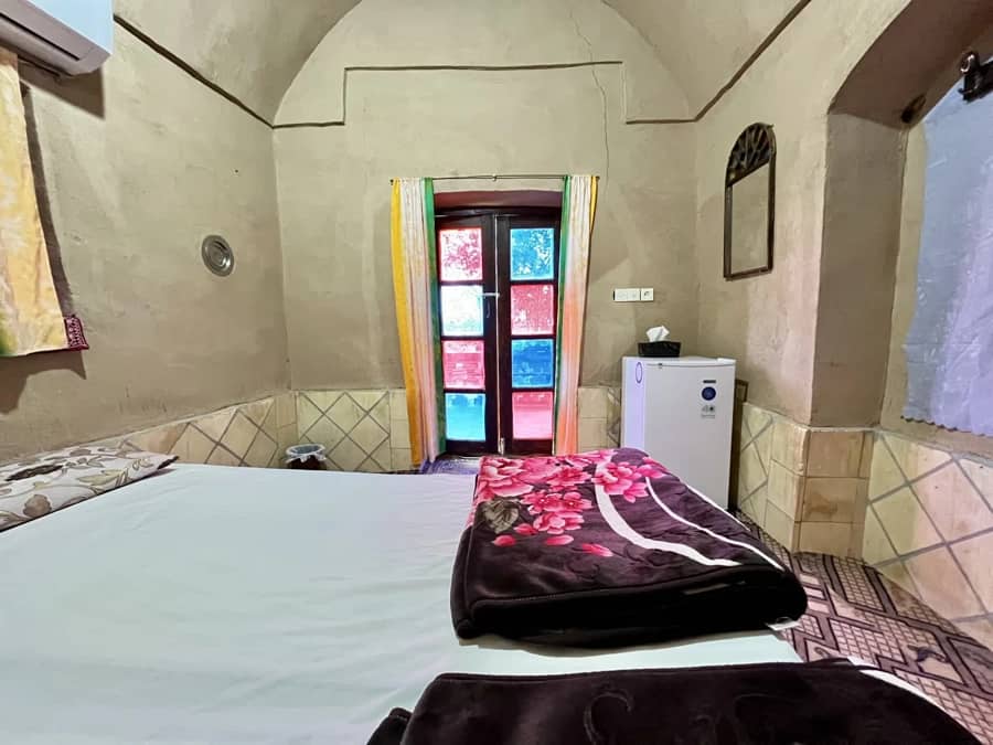 اجاره اقامتگاه بومگردی در روستای مدوار مهریز- اتاق 5 محوطه