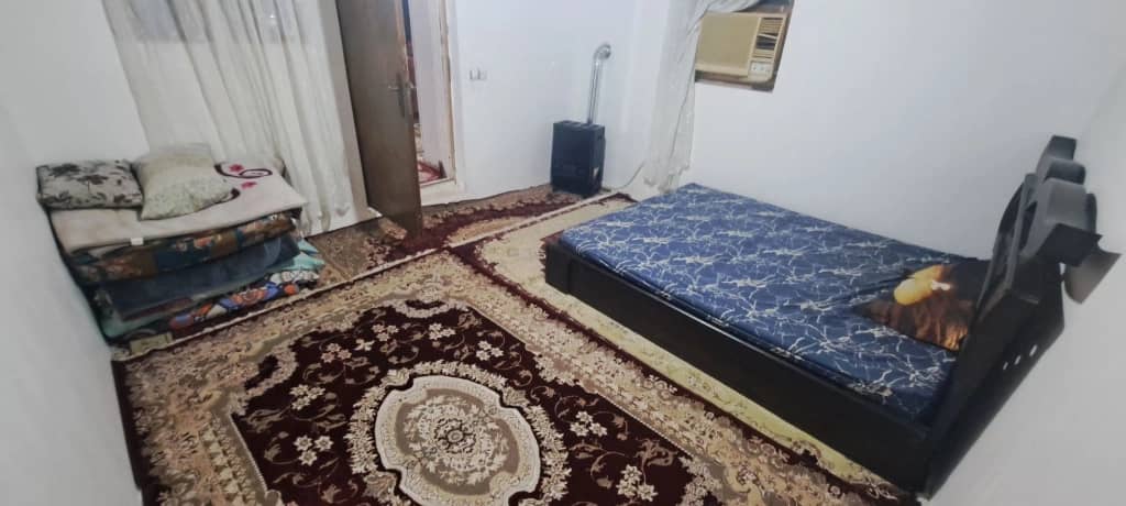 بومگردی در روستای بابارکاب شفت - امامزاده ابراهیم نمای  بیرونی و سنتی اقامتگاه 