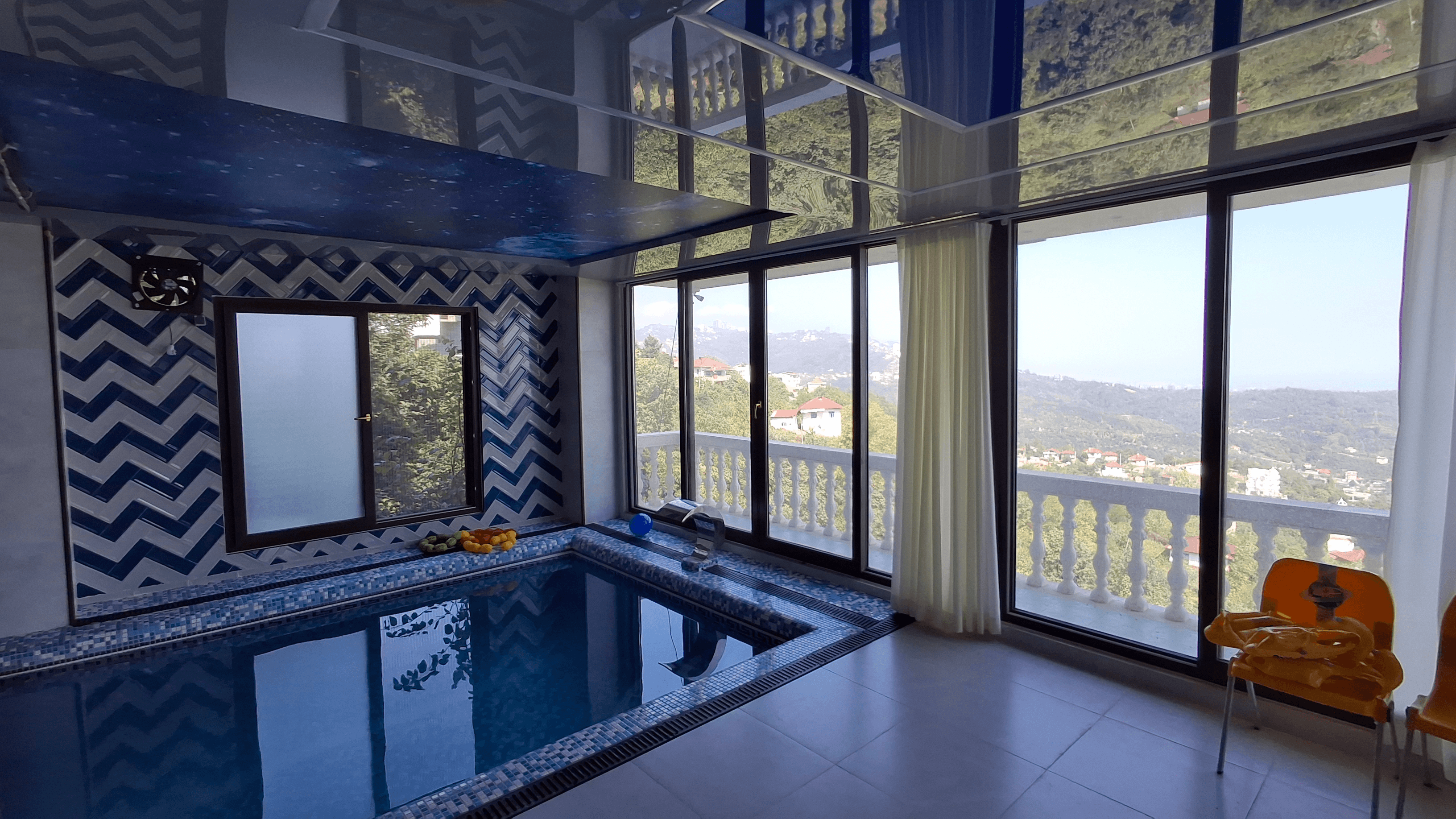 ویلا جنگلی با استخر سرپوشیده آب گرم در دالخانی رامسر استخر آبگرم