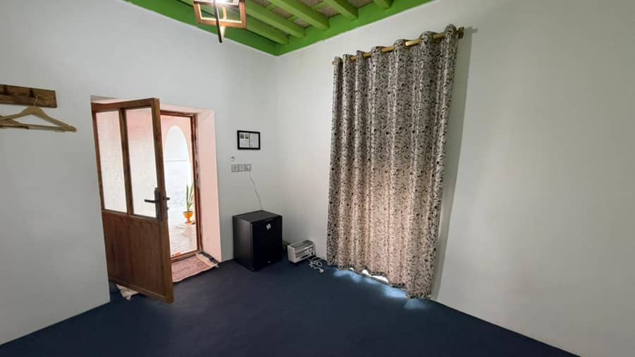 اقامتگاه بومگردی در کوشکنار پارسیان - ورجی حیاط