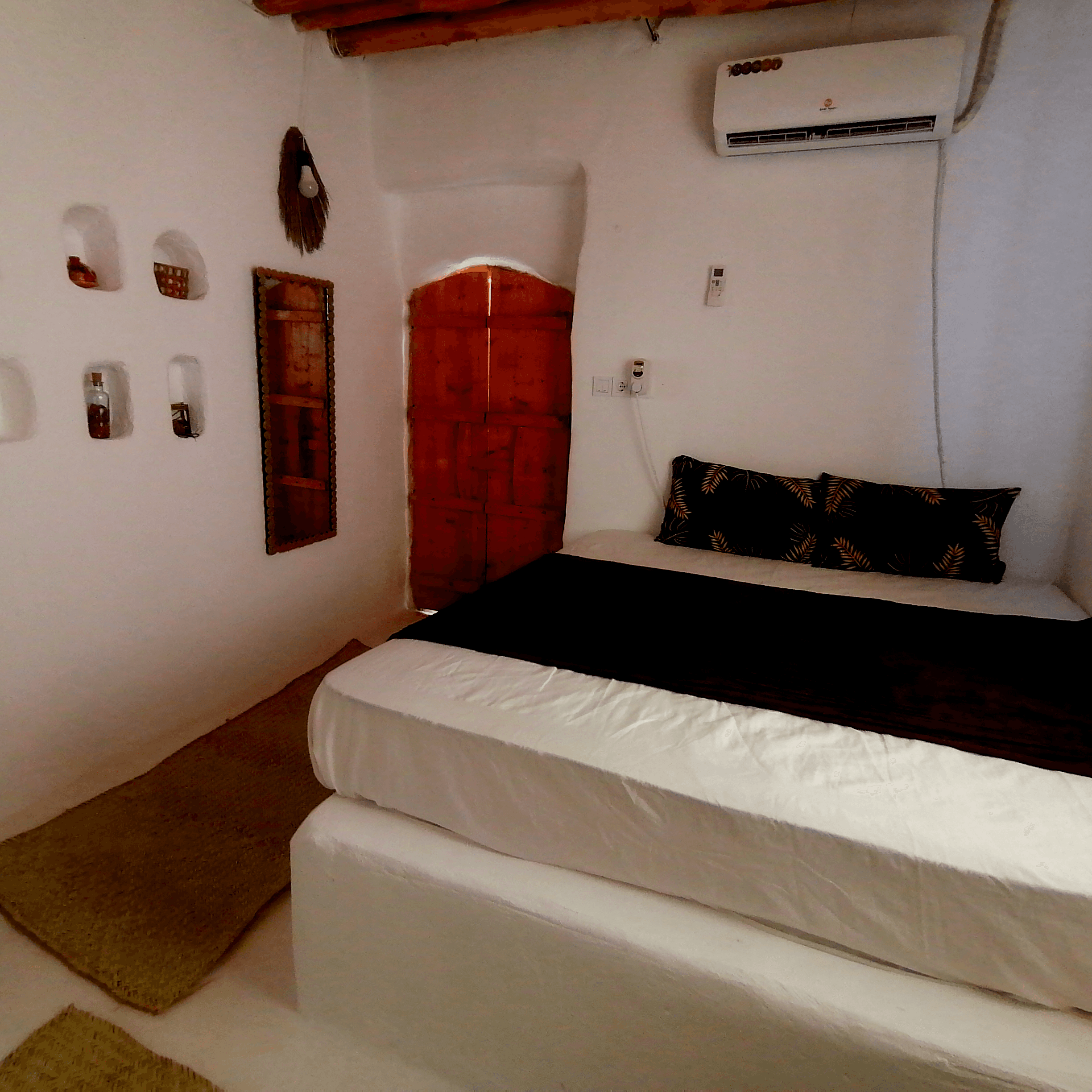 اجاره اتاق نزدیک ساحل در طبل - قشم  اتاق خواب 