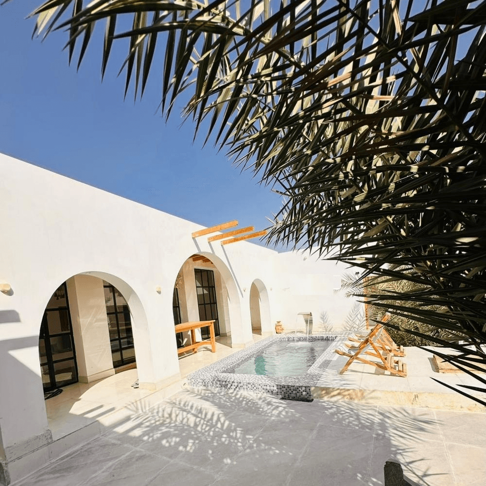 اقامتگاه بومگردی در روستا طبل قشم - میداف محوطه و استخر