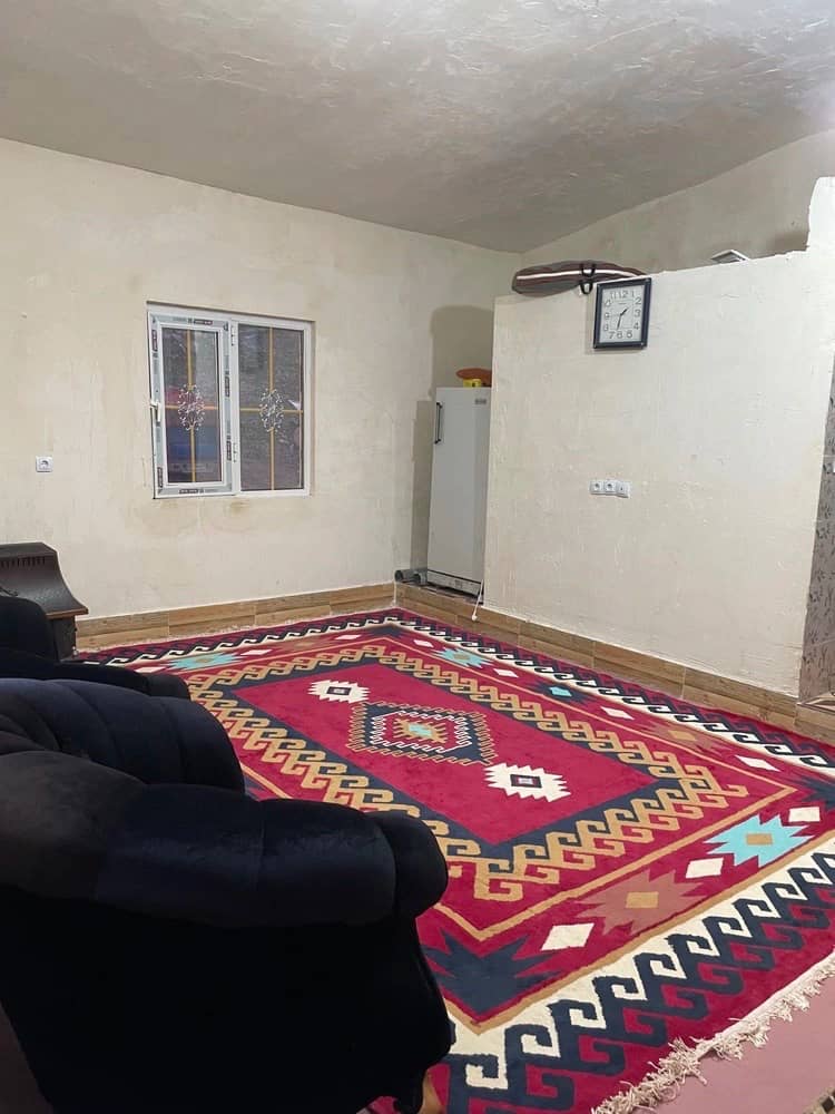 ویلا با چشم انداز به دریاچه در روستای غریبی ها روبروی زراس
