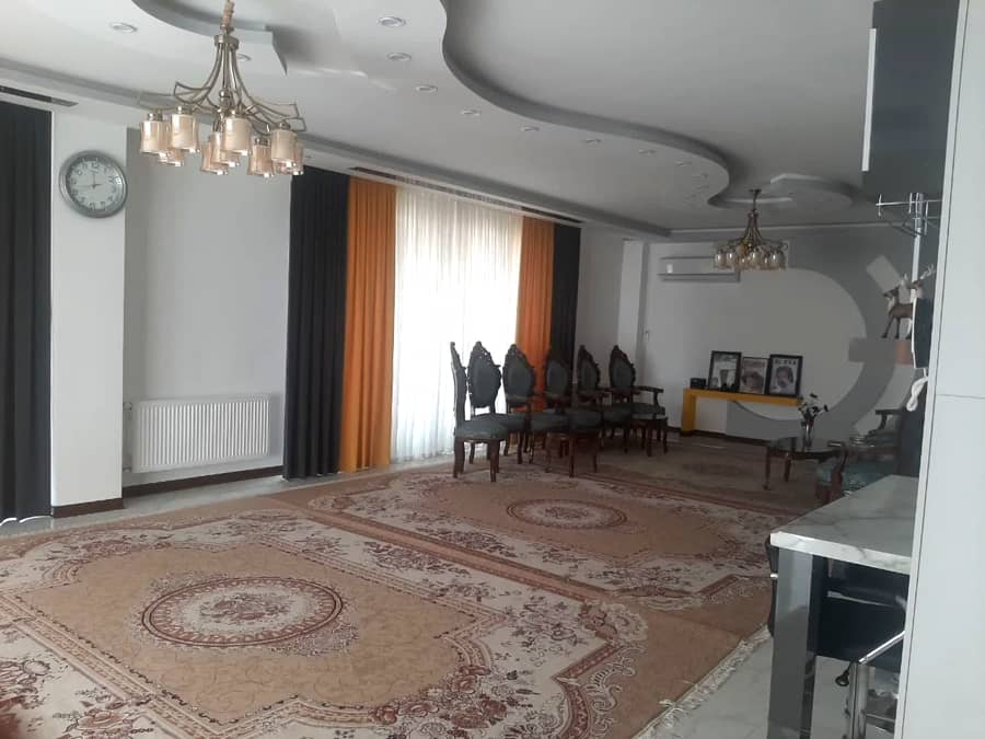 ویلا با استخر روباز آبسرد در اسفهران فلاورجان - اصفهان  نما ساختمان و استخر 