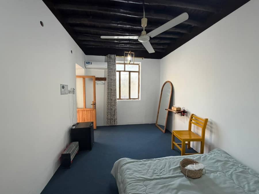 اقامتگاه بومگردی در کوشکنار پارسیان - گرگور اتاق گرگور